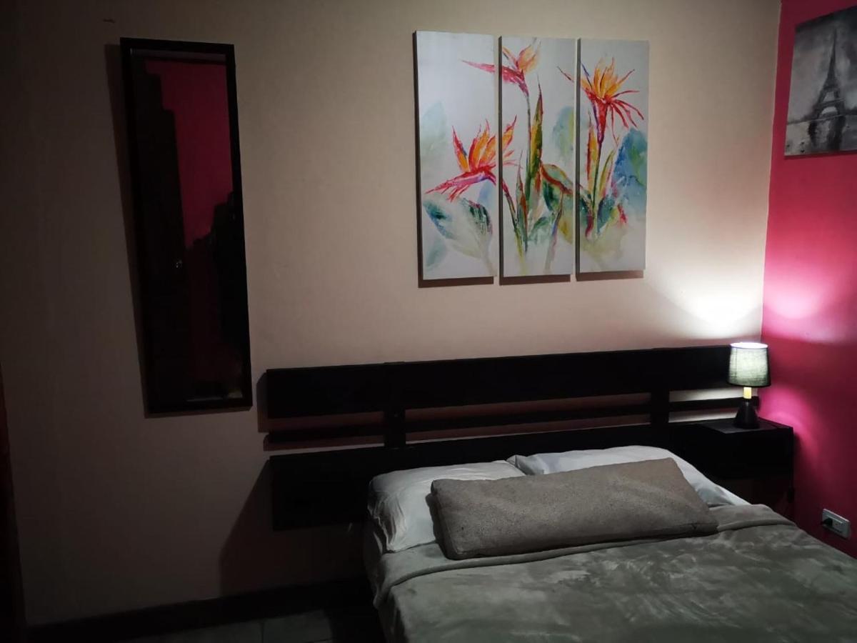 Airport Traveler'S Home Alajuela Esterno foto