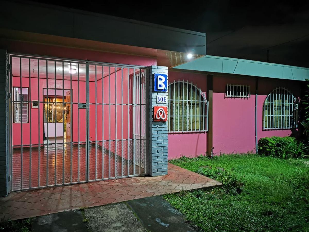 Airport Traveler'S Home Alajuela Esterno foto